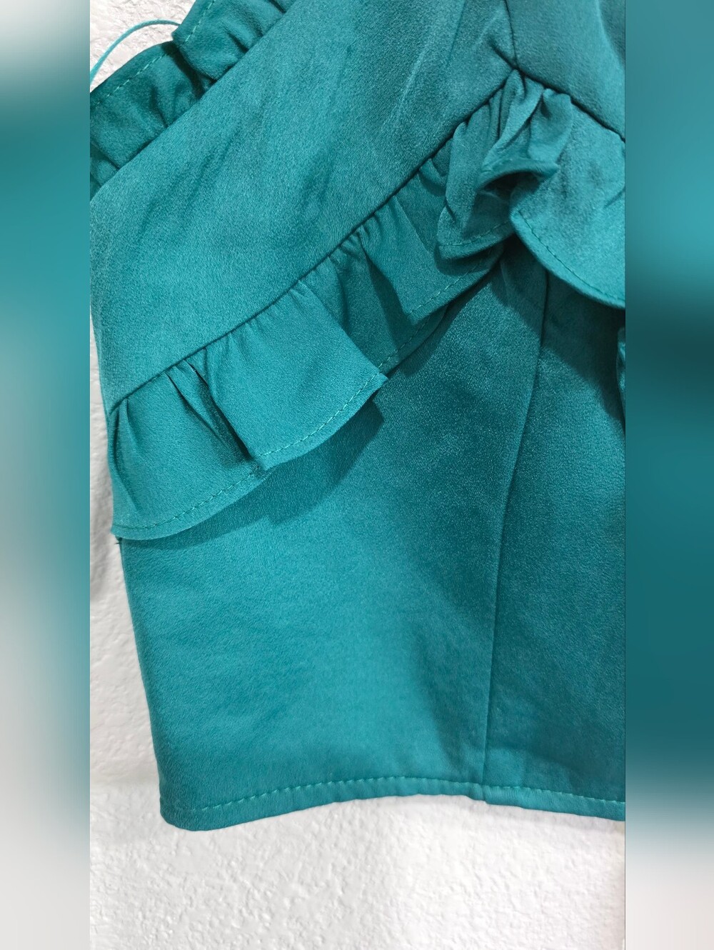 Teal Ruffle V-Neck Crop Top - Picture 2 of 5